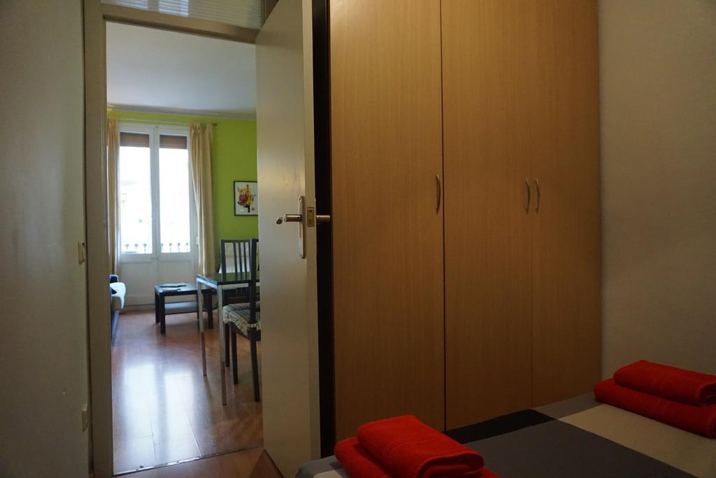 Aparteasy - Montjuic & Fira Barcelona Bagian luar foto